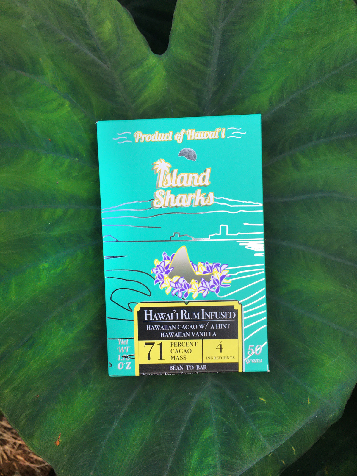 ISLAND SHARKS CHOCOLATE Kuleana Rum 71% Hawaiian cacao dark chocolate with vanilla, featuring cocoa beans and vanilla pods.