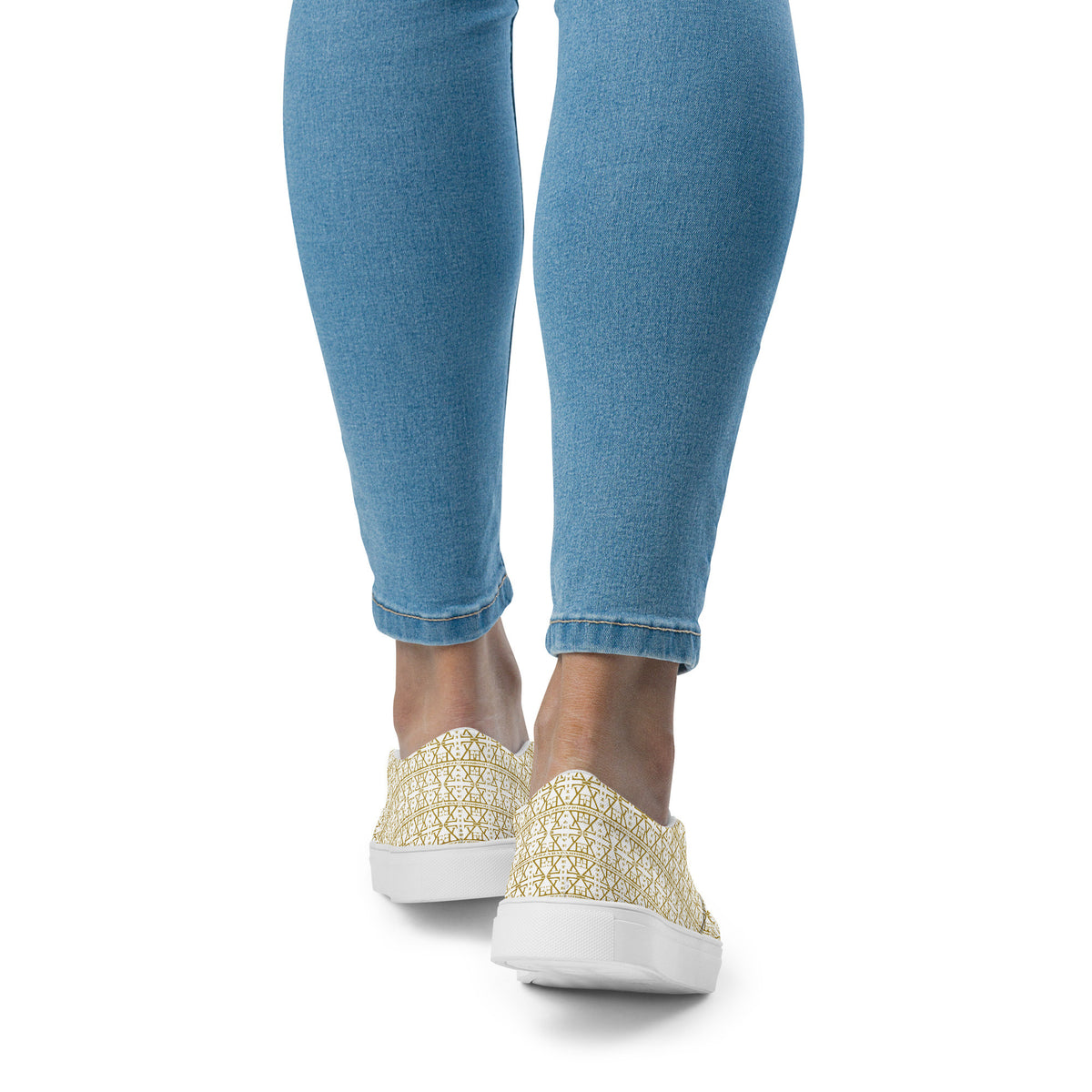 White women's slip-on shoes by Atelier Evezet Arapakou with waterproof canvas and ergonomic anatomical sole.