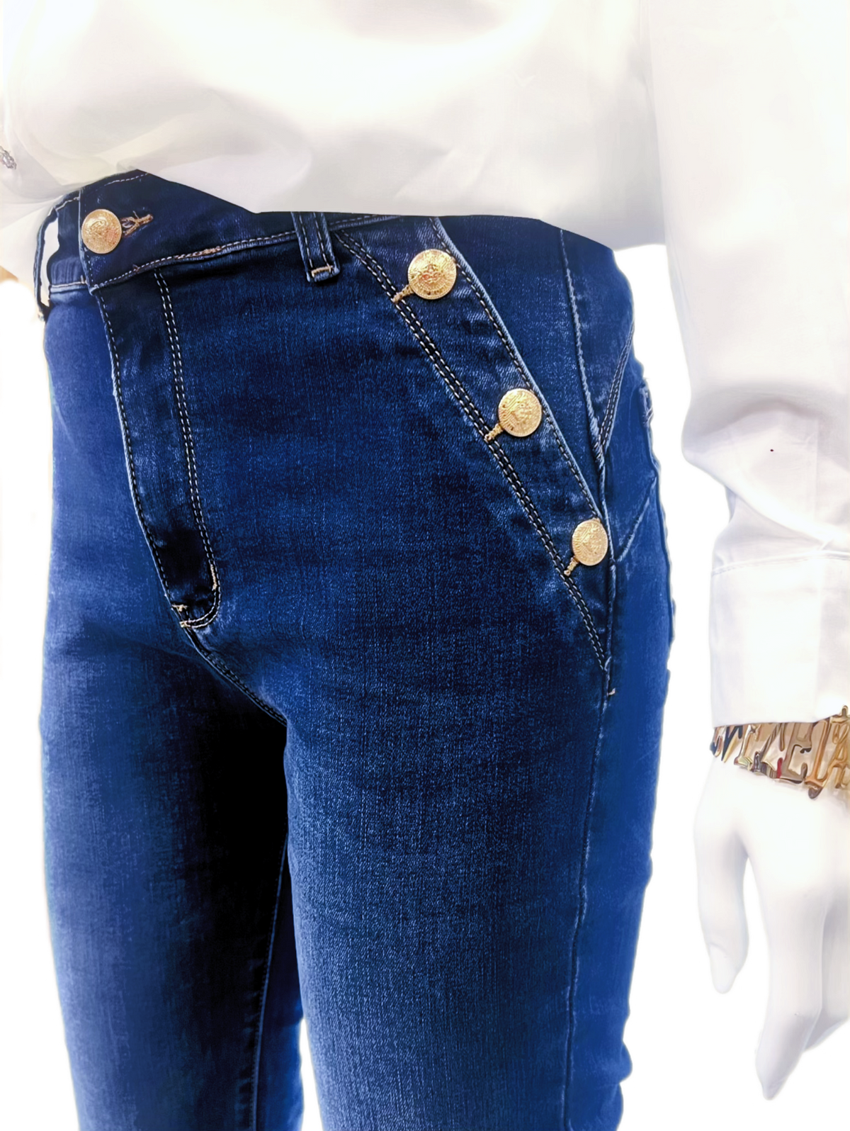 Atelier Evezet Arapakou slim fit push-up jeans for casual wear, showing the fitted denim design and stylish stitching.