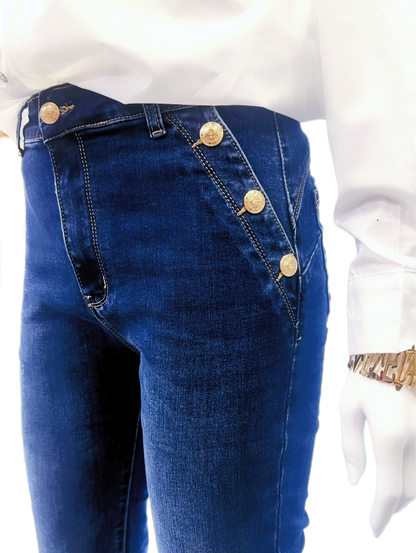 Atelier Evezet Arapakou slim fit push-up jeans for casual wear, showing the fitted denim design and stylish stitching.