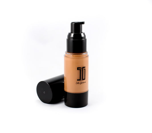 BACKUPMYFILESNOW® SG full coverage foundation in shade #10, creamy liquid makeup with smooth application and natural finish.