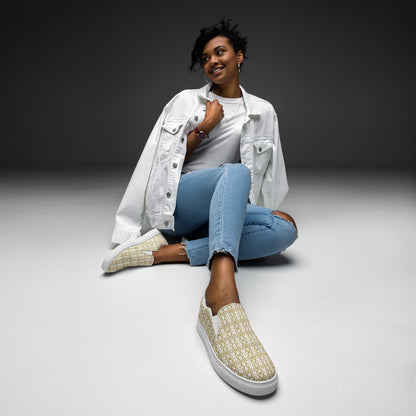 White women's slip-on shoes in waterproof canvas with anatomical sole by Atelier Evezet Arapakou, shown on a plain background.