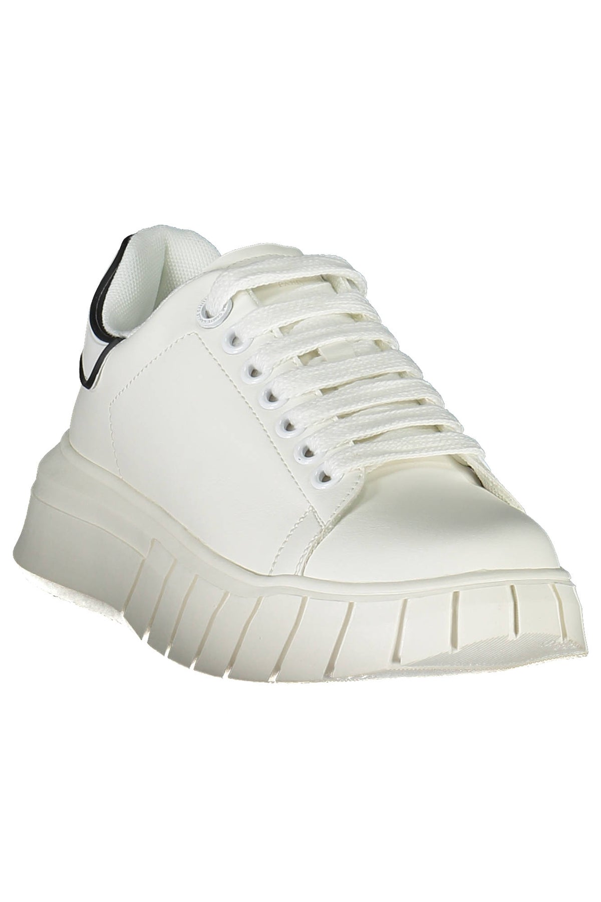 White GAELLE PARIS women's sport sneakers with breathable mesh and cushioned soles for comfortable active wear.
