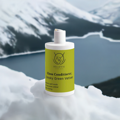 Gloss conditioner in smoky green vetiver scent by Belleviecosmetic, showing a 370ml bottle with smooth, shiny hair care formula.