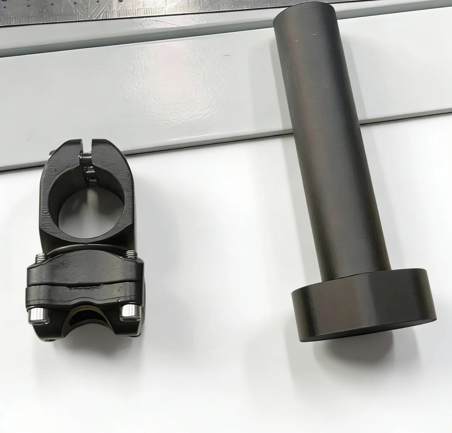 Starlink Mini Pole Mount Bracket Clamp Kit by Guangzhou Chuangze for RV and boat railings, made of aluminum alloy for outdoor use.