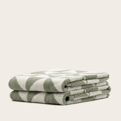 Set of two Italic Umbra Australian cotton bath washcloths in sage and ecru, soft textured home bath towels.