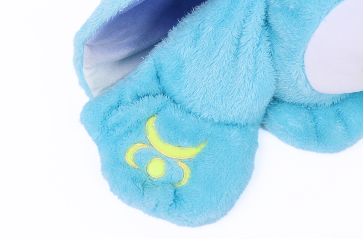 Moon Pals Bo Jr. 2.5lb Hugger Plush stuffed animal, soft and cuddly with a friendly expression, perfect for kids.