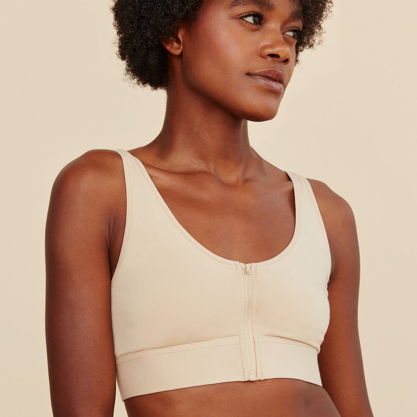 Beige Meadow Wilderness front-closure cotton bralette with soft fabric and adjustable straps, casual and comfortable lingerie.