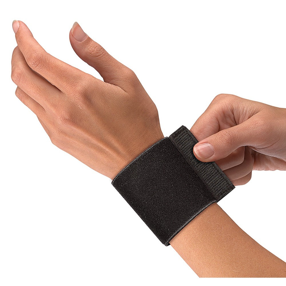 Black Mueller elastic wrist support with loop, designed for wrist stabilization and support.