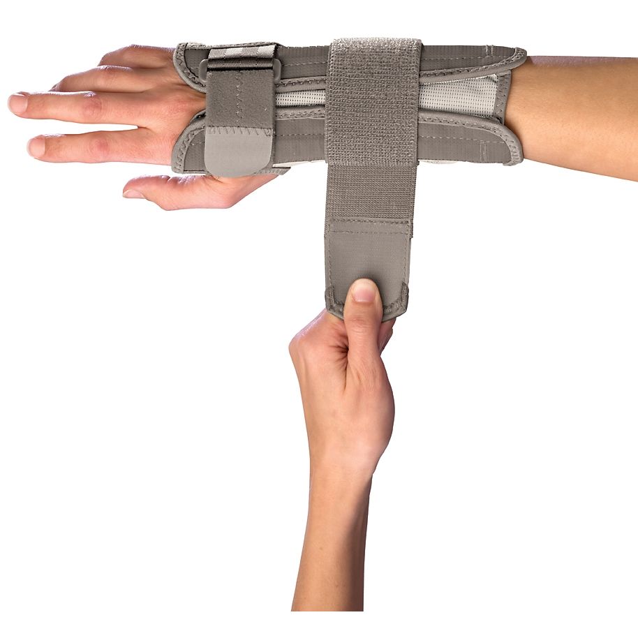 Large Mueller wrist stabilizer for carpal tunnel support, designed to stabilize and protect the wrist and improve comfort.