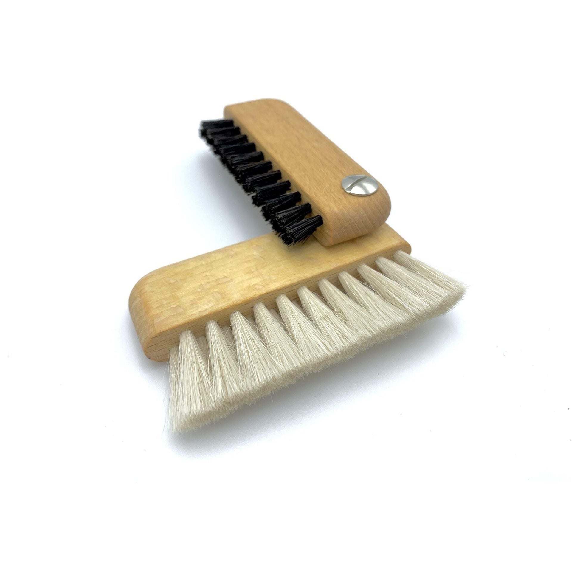 Dural PC and car cleaning brush with beech wood handle and natural bristles of goats hair for effective cleaning.