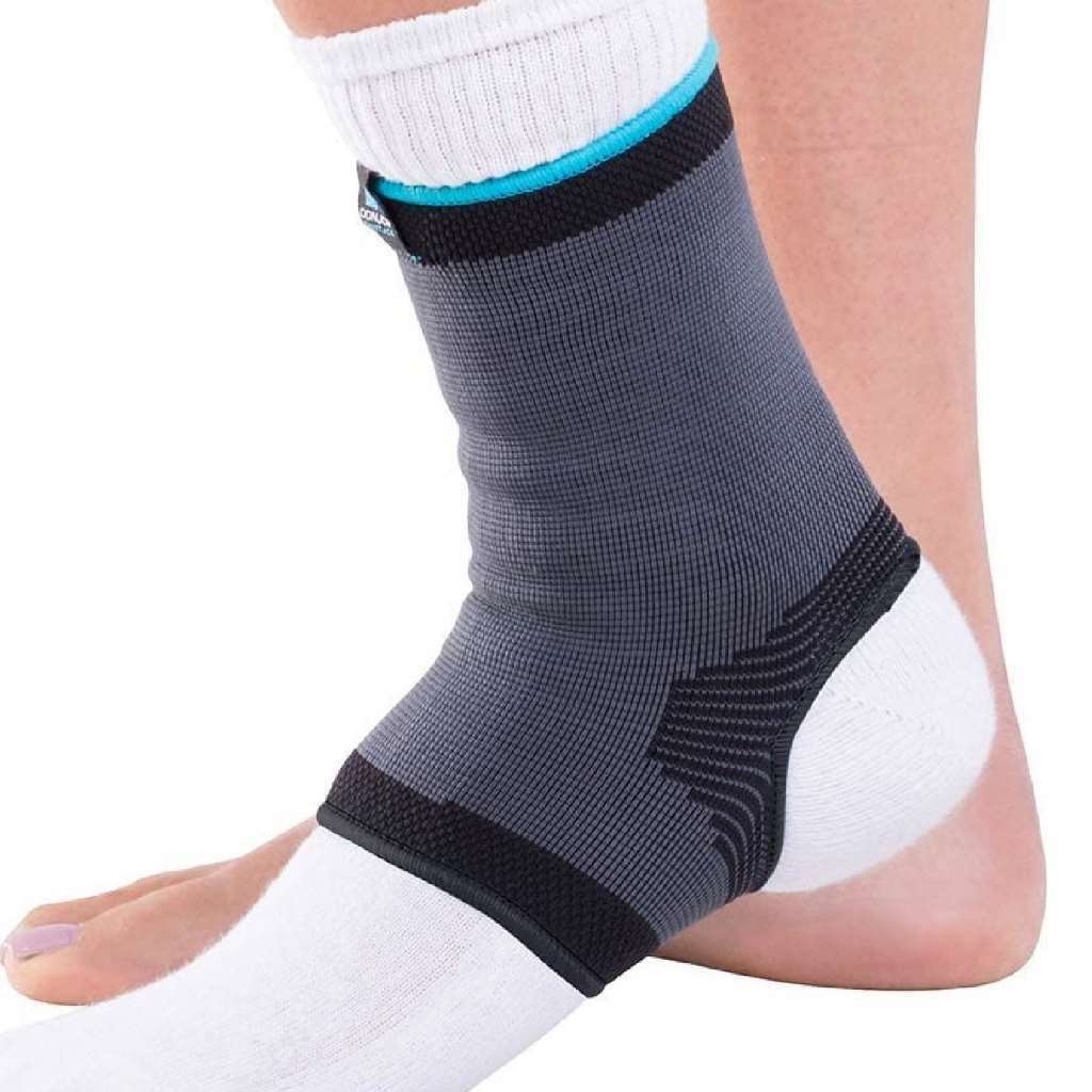 Black DonJoy Advantage Elastic Ankle brace for left or right ankle, medium fit, suitable for 8.5 to 9.5-inch ankle circumference.