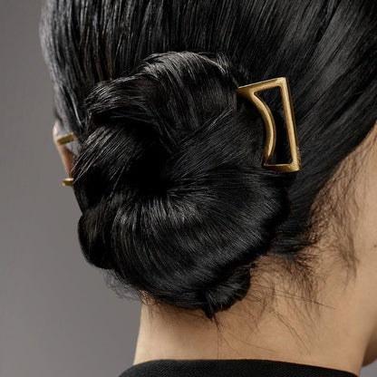 Oribe Superfine Hair Spray in 300 ml bottle, lightweight styling spray for a natural hold and shine.