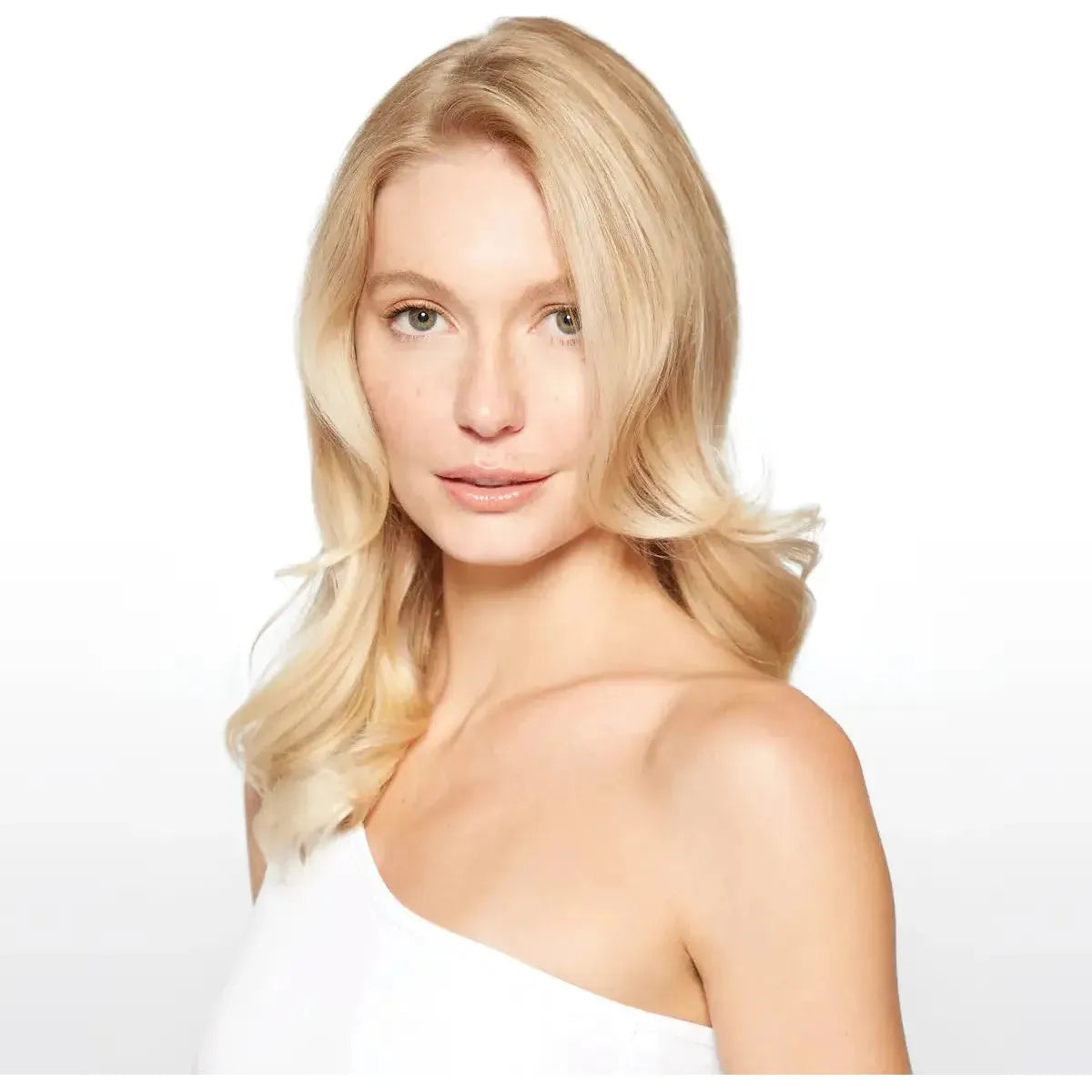 Paul Mitchell Platinum Blonde Hair Toning Spray in 150ml bottle, designed to neutralize yellow tones and enhance blonde hair.