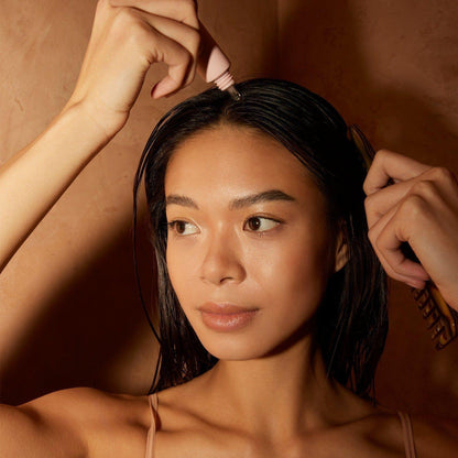 Oribe Serene Scalp Soothing Level-On Treatment 50ml, hair treatment for scalp relief and hydration, natural hair care product.