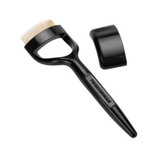 Twezermar Curl 60 Lash Comb by Pasteur Pharmacy, close-up of black plastic lash comb for separating and grooming eyelashes.