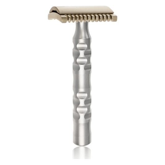 Open comb razor by Pasteur Pharmacy, The Goodfellas' Smile Italico open comb razor with stainless steel blade and classic design.