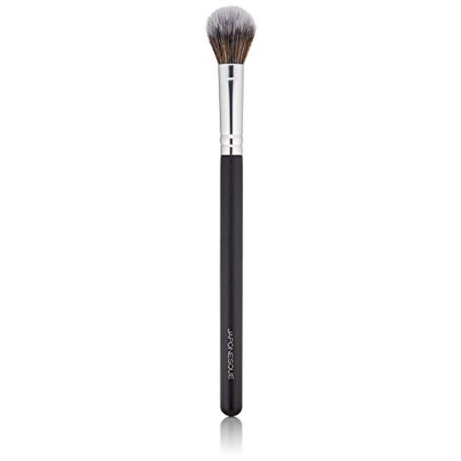 Japonesque Fluff Concealer Brush from Pasteur Pharmacy, a pipe brush designed for precise concealer application.