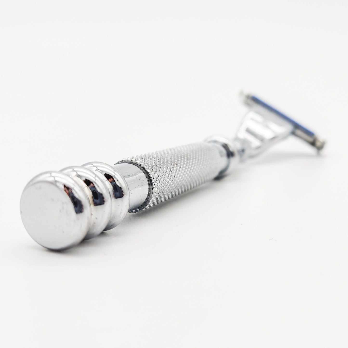 Dural Groose Mach 3 compatible razor with pouch by Pasteur Pharmacy, featuring a sleek handle and protective travel case.
