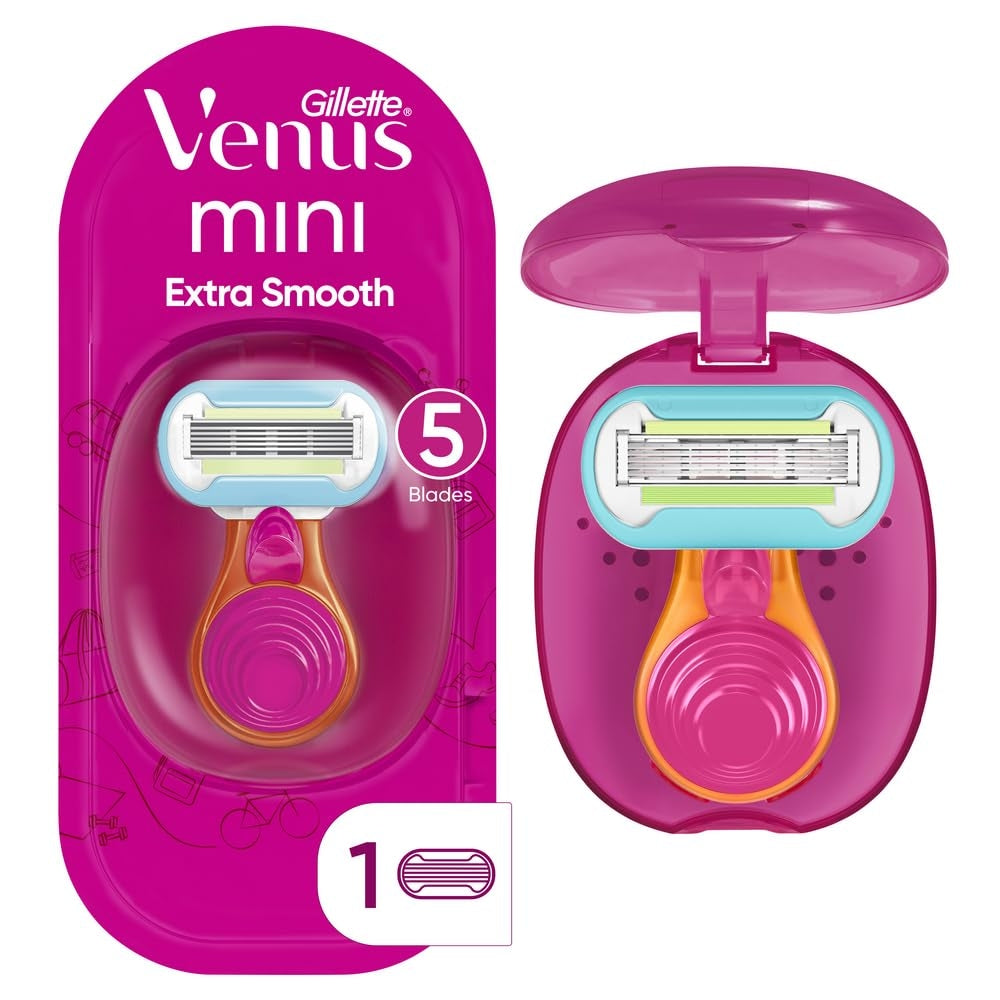Gillette Venus Snap women's razor handle with refill, featuring an extra smooth blade for close shaving.