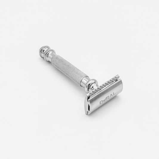 Dural Havick double edge safety razor with a black handle and protective pouch, designed for close and comfortable shaving.
