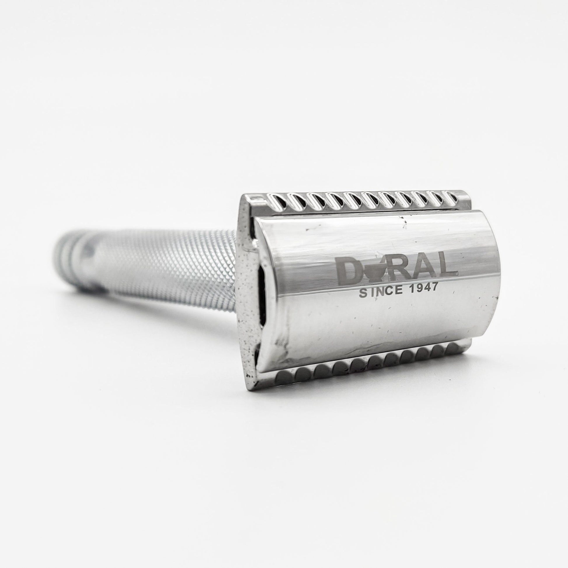 Dural HD Model double edge safety razor with black handle and protective pouch, perfect for a close shave from Pasteur Pharmacy.
