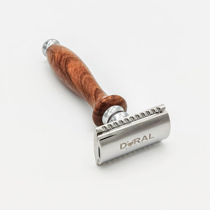 Dural Sheesham wood safety razor with double-edge blades and a protective pouch, featuring a sleek, polished wood handle.