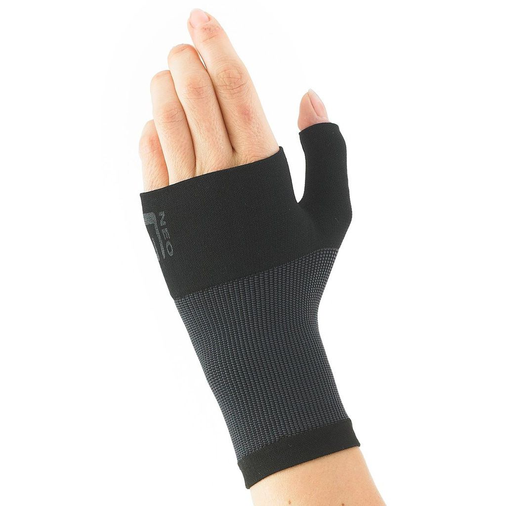Neo G Airflow wrist and thumb support for small wrists, providing stabilizing compression and comfort.