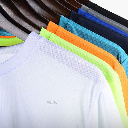 Green men's bodybuilding shirt by Pure Fitness Store, short sleeve, quick-dry fabric, oversized fit, ideal for gym and running workouts.