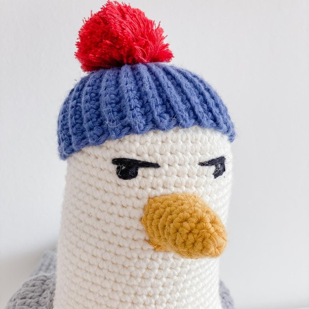 Handmade Seth the Seagull stuffed animal made of organic cotton by bebemoss.com, featuring soft fabric and detailed seagull design.