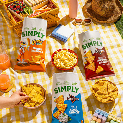 Pack of 36 Simply Cheetos Puffs White Cheddar cheese flavored snack chips in 0.875 oz bags, crunchy cheesy snack multipack