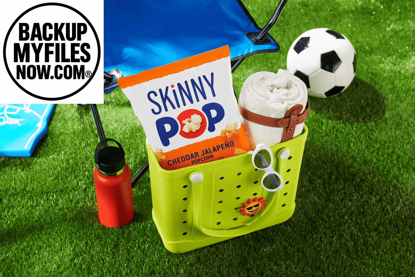 Skinnypop Gluten Free Cheddar Jalapeno popcorn in a 4.4 oz sharing bag, healthy snack with cheesy and spicy jalapeno flavor.