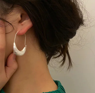 Simple Women's Fashion Earrings for Personal Style