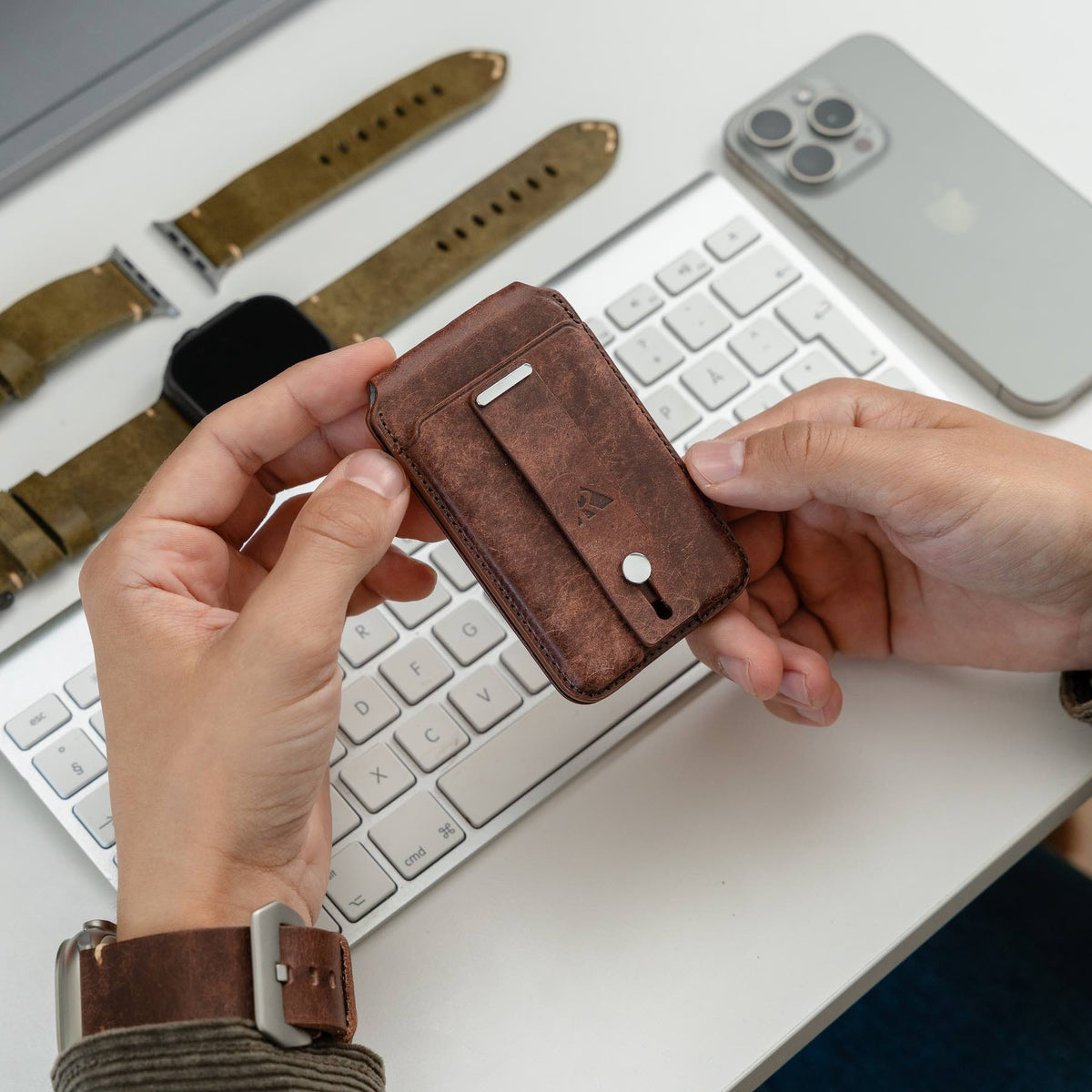 Robust magnetic cardholder wallet with sleek design, holding credit cards and IDs, shown in wallet6.jpg.
