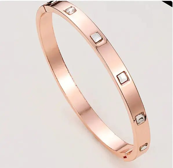 Women's Fashion Bracelet - BACKUPMYFILESNOW